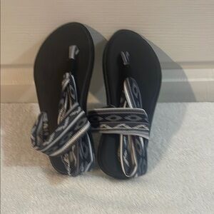 Elegant Black and Gray Sandals